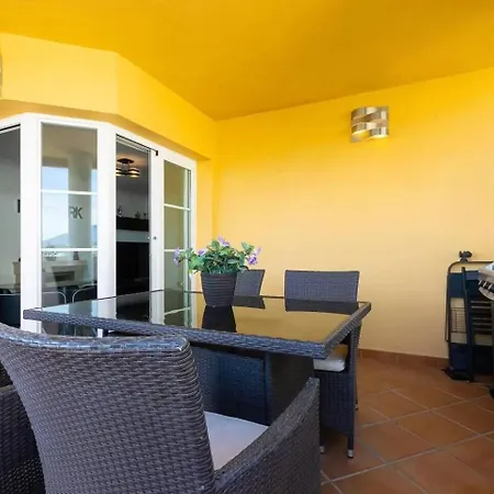 Horizon Living Apartment