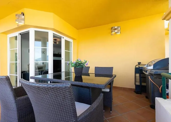 Horizon Living Apartment